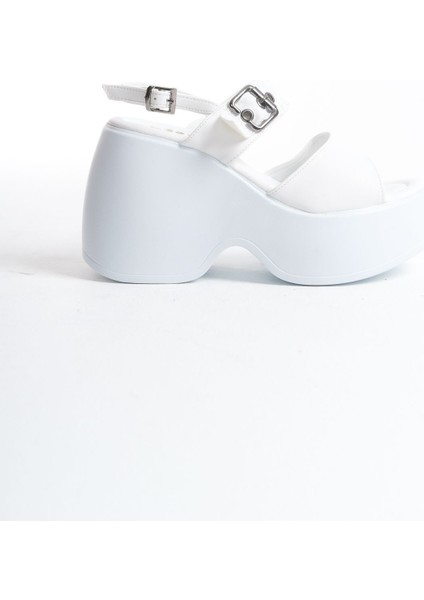Beyaz Yüksek Taban Çift Tokalı Çift Şeritli Önü Açık Cilt Yazlık Kadın Sandalet Ayakkabı fırsatları