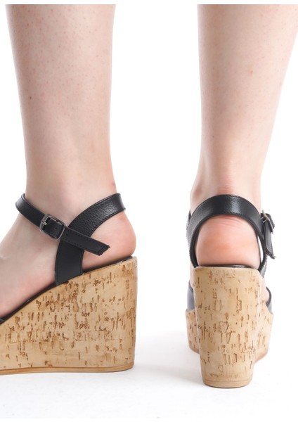 Yüksek Ahşap Görünümlü Taban Cilt Tokalı Yazlık Kadın Dolgu Taban Sandalet Ayakkabı fırsatları