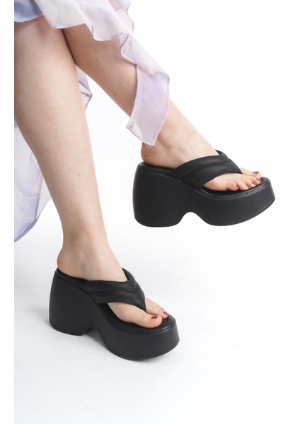 Yüksek Dolgu Topuk Parmak Arası Tek Puf Şerit Önü Açık Yazlık Kadın Terlik Sandalet fırsatları