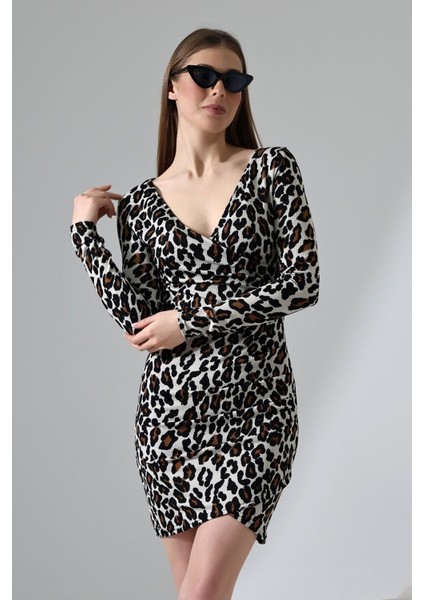 Leopar Desenli V Yaka Fitilli Kısa Elbise - Modern ve Feminen Şıklık modelleri