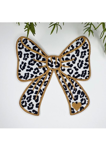 Kurdele Şeklinde Siyah Leopar Baskılı Nakışlı Kumaş Kokteyl Peçetesi 1 Adet