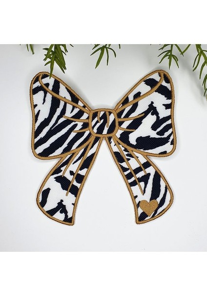 Kurdele Şeklinde Zebra Desenli Nakışlı Kumaş Kokteyl Peçetesi 1 Adet