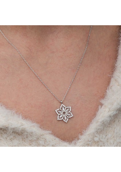 Gümüş Baget Taşlı Çiçek Kadın Kolye indirimleri