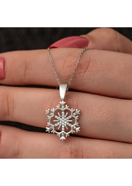 Gümüş Kar Tanesi Kadın Kolye