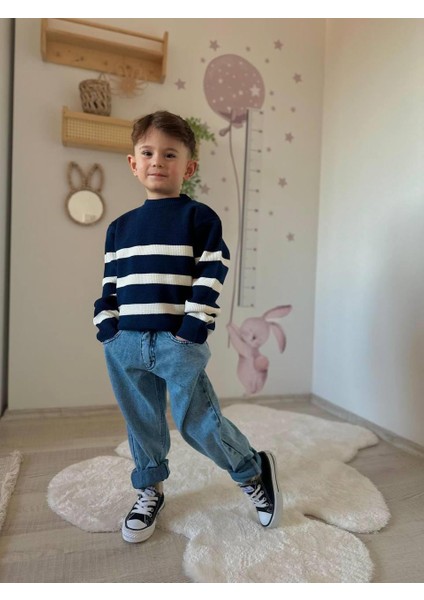 Triko Kazak ve Kot Pantolonlu Takım
