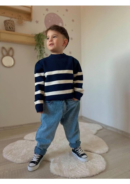 Triko Kazak ve Kot Pantolonlu Takım