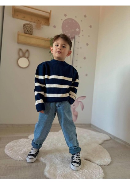 Triko Kazak ve Kot Pantolonlu Takım