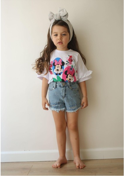 Baskılı T Shirt ve Kot Şortlu Takım-Kalıp Dardır.