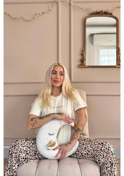 Krem Wild At Heart Desenli Kısa Kollu Örme Kadın Pijama Takımı fiyatları
