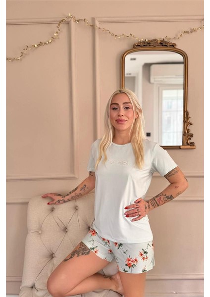 Su Yeşili Spring Is My Life Desenli Kısa Kollu Şortlu Örme Kadın Pijama Takımı fiyatları