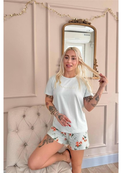 Su Yeşili Spring Is My Life Desenli Kısa Kollu Şortlu Örme Kadın Pijama Takımı fırsatları