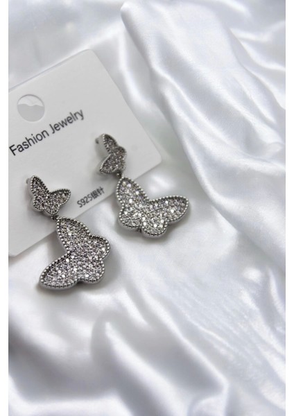 Sallantılı Full Zirkon Taşlı Kelebek Model Çivi Kadın Küpe fırsatları