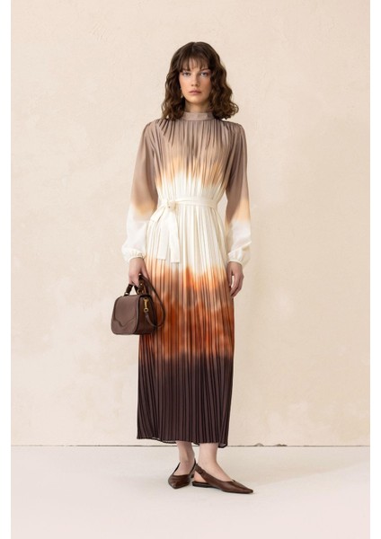 Batik Desenli Pilise Uzun Elbise Kahve 9304-E