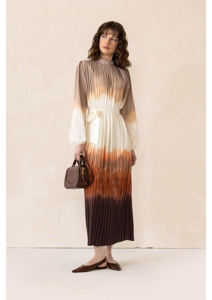 Batik Desenli Pilise Uzun Elbise Kahve 9304-E fiyatları