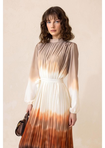 Batik Desenli Pilise Uzun Elbise Kahve 9304-E modelleri