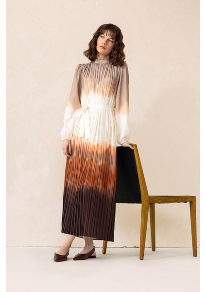 Batik Desenli Pilise Uzun Elbise Kahve 9304-E fırsatları