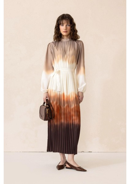 Batik Desenli Pilise Uzun Elbise Kahve 9304-E indirimleri