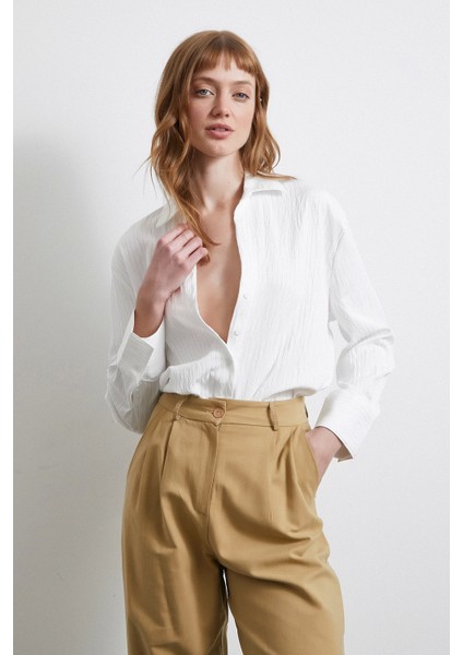 Geniş Manşetli Çizgili Gömlek Beyaz indirimleri