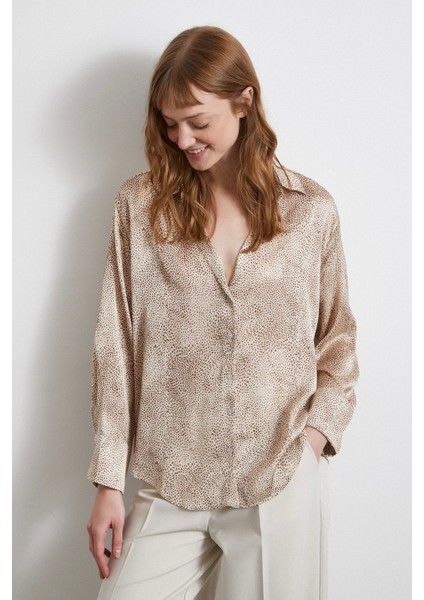 V Yaka Desenli Saten Gömlek Yeşil