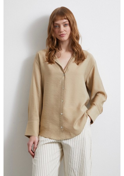 Kraşlı Saten Gömlek Bej fırsatları