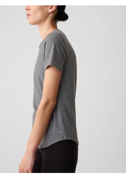 Kadın Gri GapFit Breathe T-Shirt fırsatları