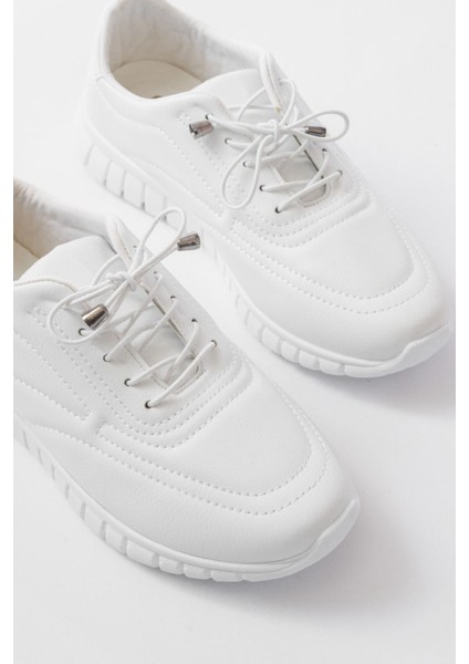 K-504 Beyaz Bağcıklı Desenli Günlük Spor Ayakkabı modelleri