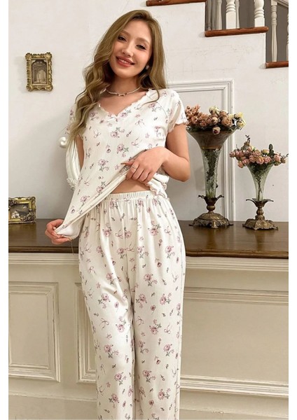 Pamuklu Çiçek Desenli Fırfırlı Kısa Kolu Pijama Takımı