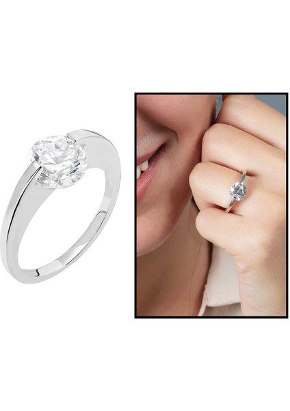 Starlight Diamond Pırlanta Montür Elmas Görünüm 925 Ayar Gümüş Bayan Tektaş Yüzük modelleri