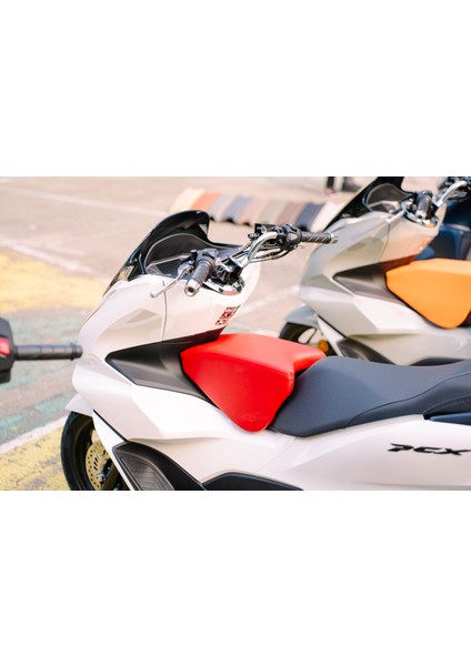 PCX Motosiklet Çocuk Koltuğu, Siyah Deri, Kolsuz, 4-8 Yaş Arası, HEDİYELİ