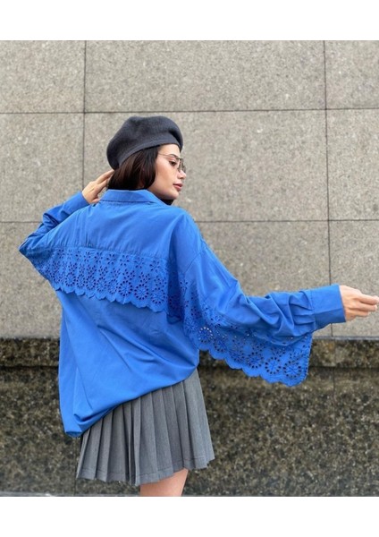 Bebe Kadın Sırtta Fisto Detaylı Oversize Gömlek