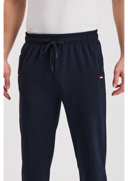 Lacivert Erkek Fermuarlı Cepli Nakış Detaylı Düz Paça Rahat Kesim Günlük Eşofman Altı fırsatları