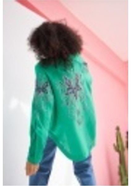 Arkası ve Kolu Kelebek Desen Oversize Nakışlı Kimono Ceket