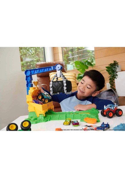 Çocuk Hot Wheels Monster Trucks Arenada Rhinomite Mücadelesi Oyun Seti HTP18 indirimleri