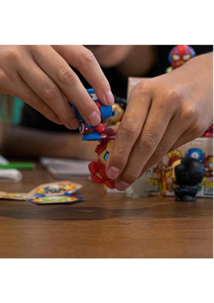 Çocuk CPM00000 Capstars Marvel Mini Kapsül CDU-21860