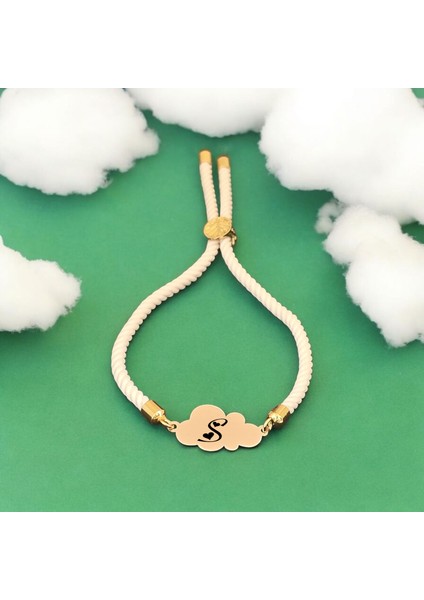 Çocuklar İçin Örgü İpli ve Bulut Motifli 14 Ayar Altın Plakalı Harfe Özel Bileklik-362Harf-BEYAZ