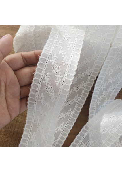 Stil 5700 Stili 2 Metrelot Beyaz Çiçek Işlemeli Pamuk Dantel Şerit Dıy Giyim Dikiş Kumaş Ev Tekstili Perde Dekorasyon 4 cm Genişlik Dantel (Yurt Dışından)
