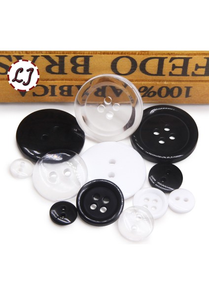 2 Delik CLEAR022 Stili 22 mm Ewing Düğmeler Beyaz Siyah Şeffaf Gömlek Dekoratif Düğme El Sanatları Çocuk Bezi Aksesuar Için Küçük Büyük Şeffaf Düğme (Yurt Dışından) fiyatları