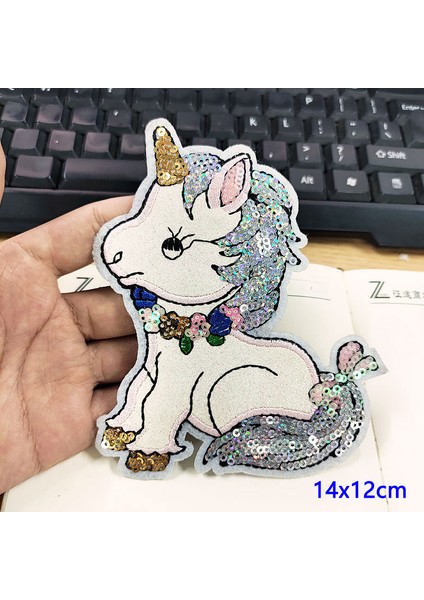PE3978CT Stili Sevimli Unicorn Yama Pul Yamalar Giyim Çıkartmaları Dıy Karikatür Unicorn Yama Hayvan Çizgili Yamalar Dikmek Aplike Rozeti (Yurt Dışından)