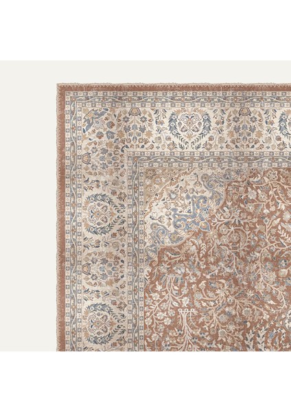 Bej ve Kahverengi Vintage Çiçek Motifli Anadolu Halısı Dijital Şönil Halı modelleri