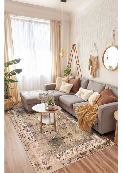 Geleneksel Çiçek Desenli Vintage Bej Dijital Şönil Halı Kaymaz Tabanlı ve Dayanıklı