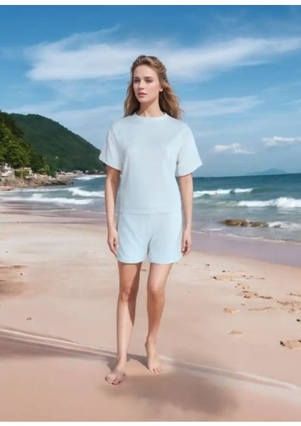 Kadın T-Shirt ve Astarlı Şort Kısa Kollu Beyaz Alt-Üst Takım