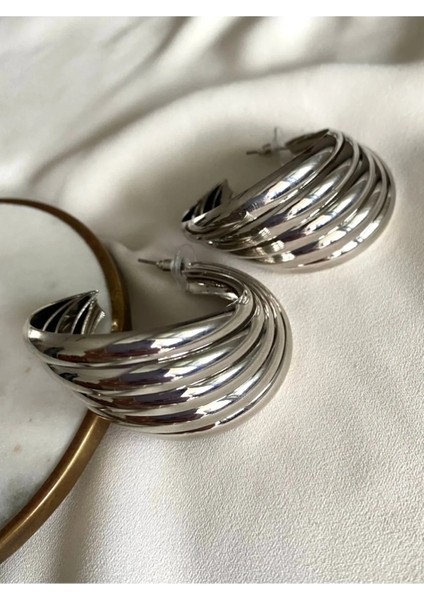 Büyük Silver Renk Sarmal Halka Küpe modelleri