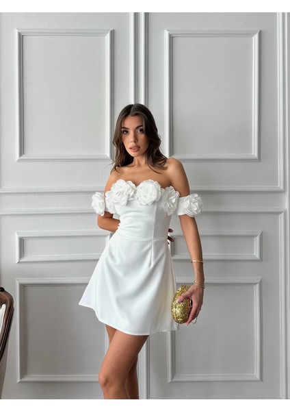 Romantica Çiçek Detay Mini Elbise fırsatları