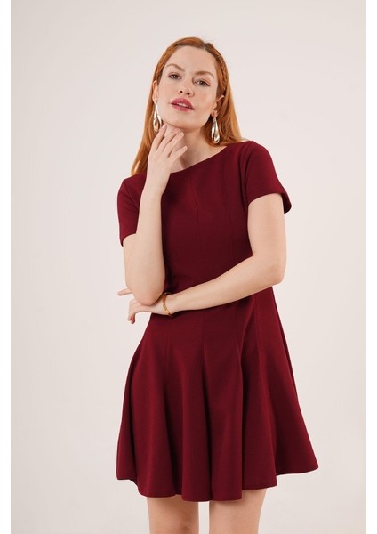 Önden Dikiş Detaylı Çan Model Bordo Elbise
