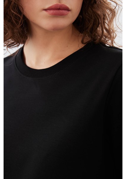 Kadın Pamuklu Kısa Kollu T-Shirt fiyatları