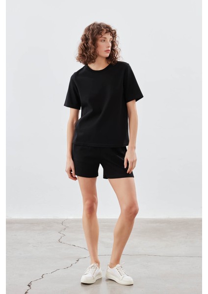 Kadın Pamuklu Kısa Kollu T-Shirt indirimleri