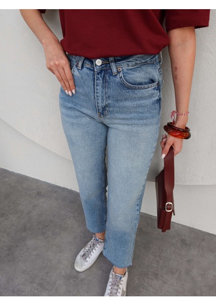 Açık Mavi Paça Kesik Orj Jean fiyatları