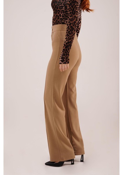 Kadın Ön Dikiş Detaylı Tek Düğme Camel Pantolon
