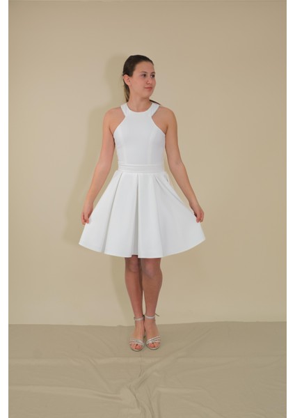 Kız Çocuk Abiye Krem Krep Kumaş Halter Yaka Sırt Fiyonk Şerit Taş Detaylı Abiye 10-15 Yaş fiyatları