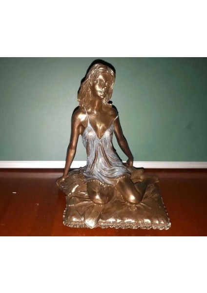 Yastıkta Oturan Mavili Küpeli Kadın Poliserin Biblo 15X12CM Bronz Kaplama 1 Adet fırsatları